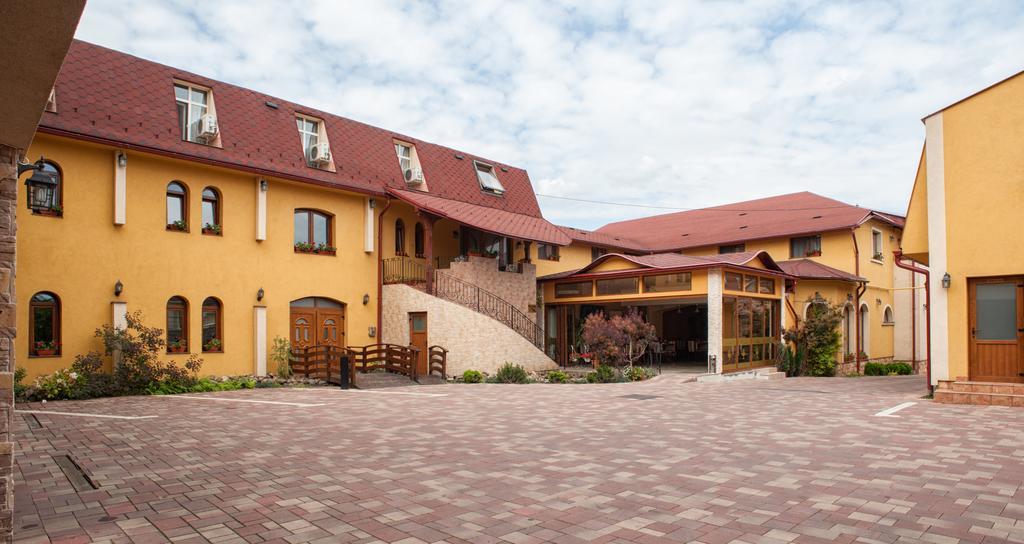 Pension La Fontana Baia Mare Bagian luar foto